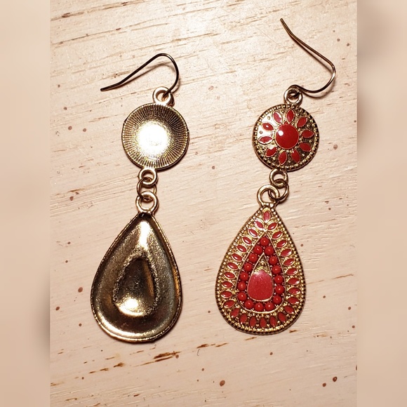 🌷Gold and red dangle earrings - Picture 3 of 4
